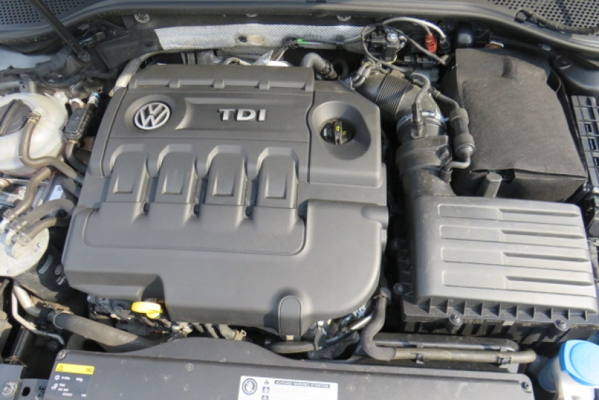 VW Passat Variant 2,0 TDI DSG BMT+NAVIGACIJA